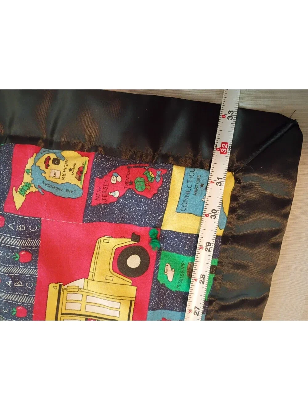 90s Handmade Baby/Toddler/Lap Quilt Children School Learnin & Green Back 33